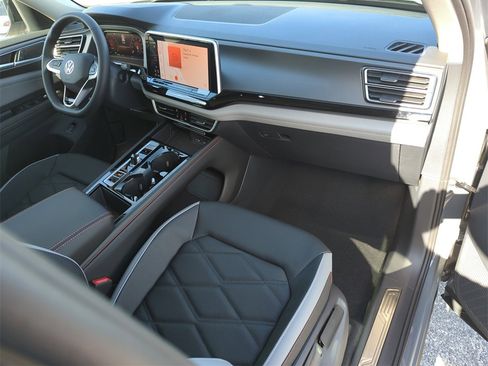 New 2026 Volkswagen Atlas Peak Edition image 23