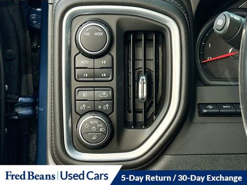 Used 2022 Chevrolet Silverado 1500 High Country w/ Technology Package image 12