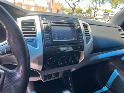 Used 2013 Toyota Tacoma PreRunner w/ SR5 Pkg RWD image 12