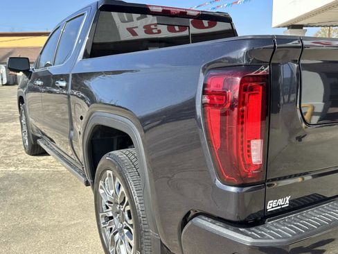 Used 2025 GMC Sierra 1500 Denali Ultimate image 9