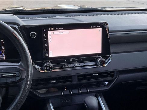 Used 2023 Chevrolet Colorado Trail Boss w/ Technology Package image 7