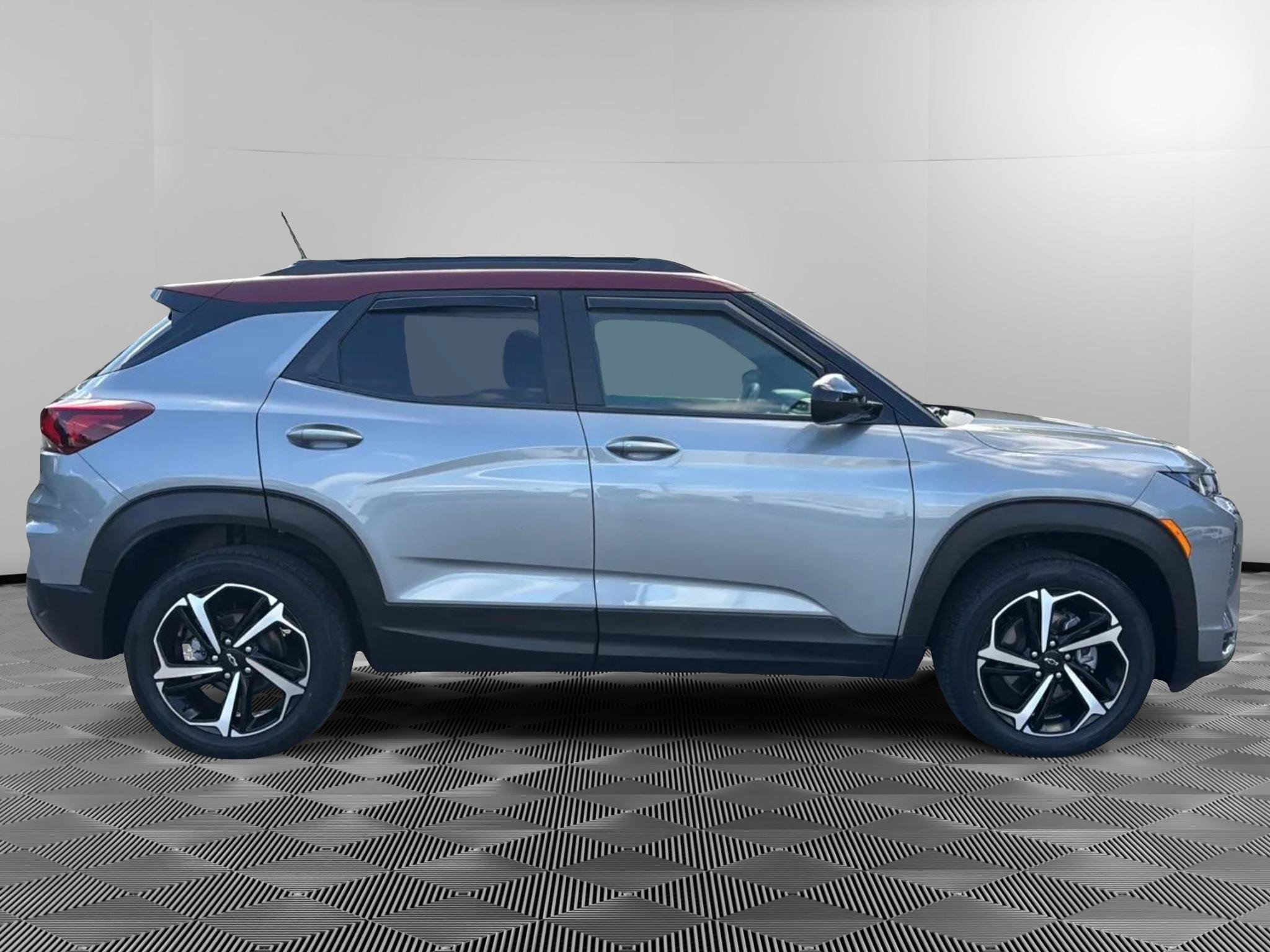 Used 2023 Chevrolet TrailBlazer RS w/ Sun and Liftgate Package AWD/4WD image 6