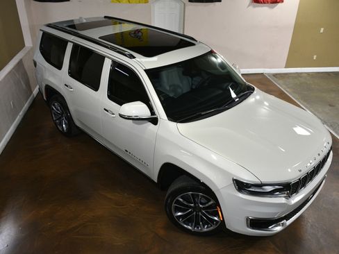 Used 2022 Jeep Wagoneer Series III w/ Premium Group I image 73