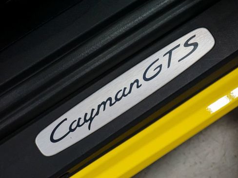 Used 2019 Porsche 718 Cayman RWD image 54