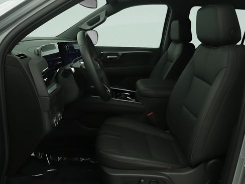 Used 2026 Chevrolet Suburban RST RWD image 28