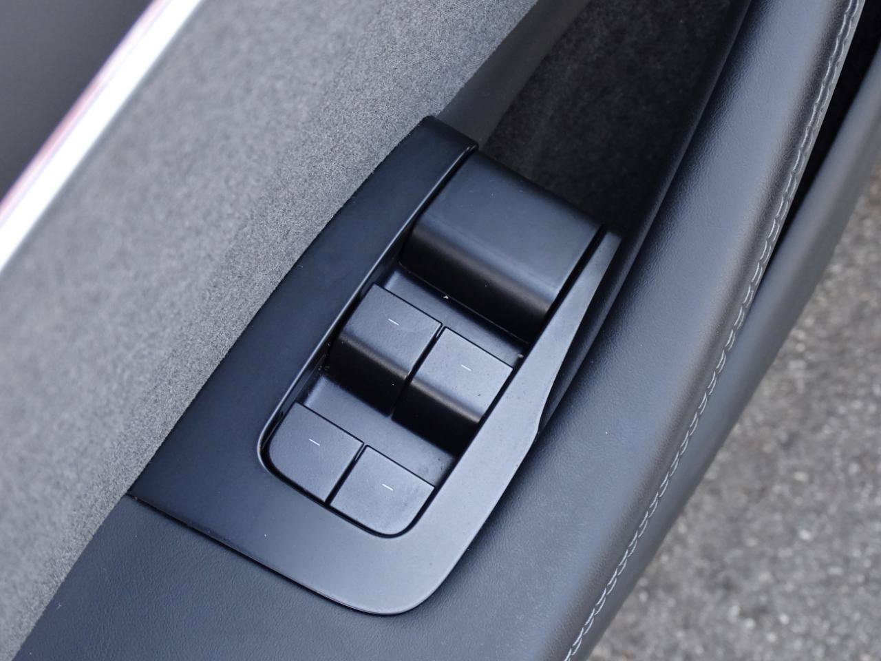 Used 2024 Tesla Model 3 Standard Range RWD image 15