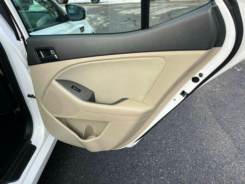 Used 2013 Kia Optima LX w/ Convenience Pkg image 17