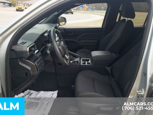 Used 2025 Toyota 4Runner SR5 AWD/4WD image 15