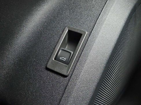 New 2025 Audi Q5 Premium Plus image 16