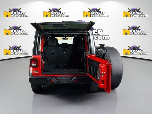 Used 2019 Jeep Wrangler Unlimited Sahara w/ Uconnect 4C Nav & Sound Group AWD/4WD image 26