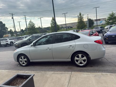 Used 2010 Hyundai Elantra SE FWD image 6