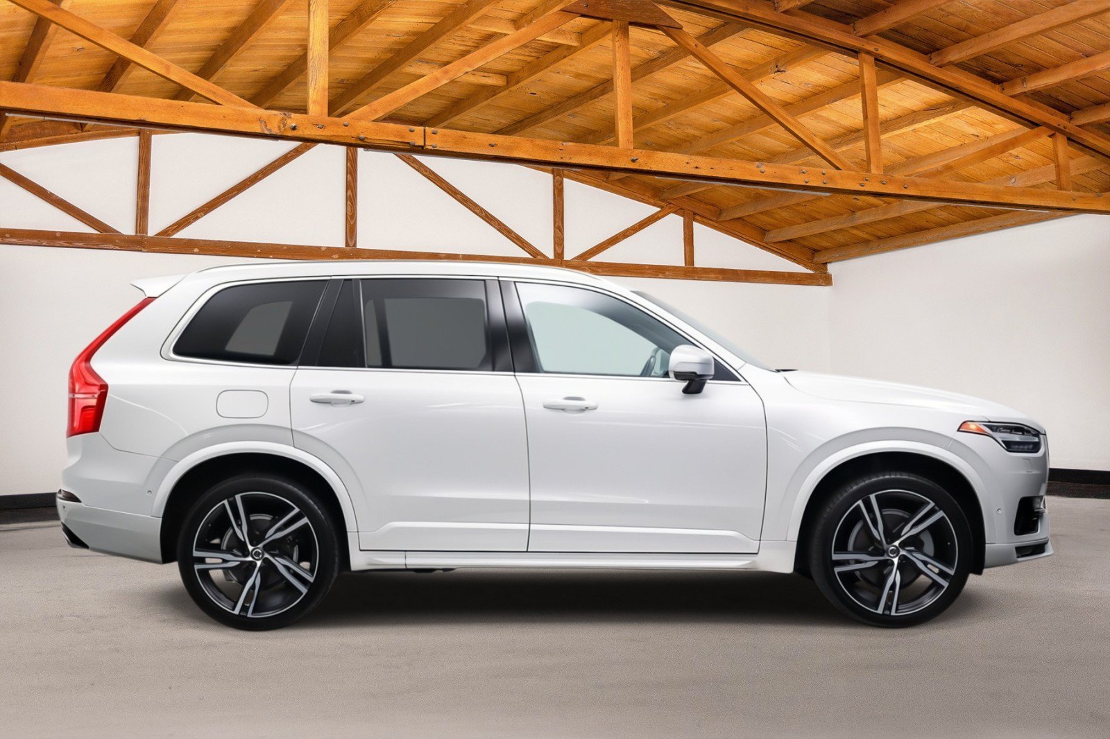 Used 2017 Volvo XC90 T6 R-Design w/ Vision Package AWD/4WD image 6