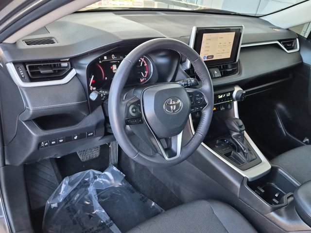 Used 2023 Toyota RAV4 XLE w/ Convenience Package FWD image 17