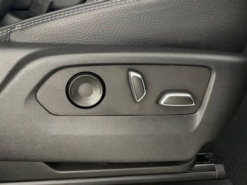 Used 2022 GMC Yukon XL Denali image 53