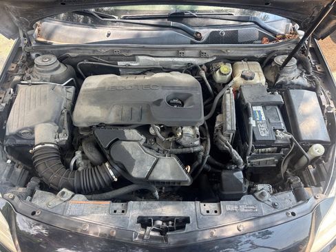 Used 2011 Buick Regal CXL w/ RL4 Preferred Equipment Group FWD image 19