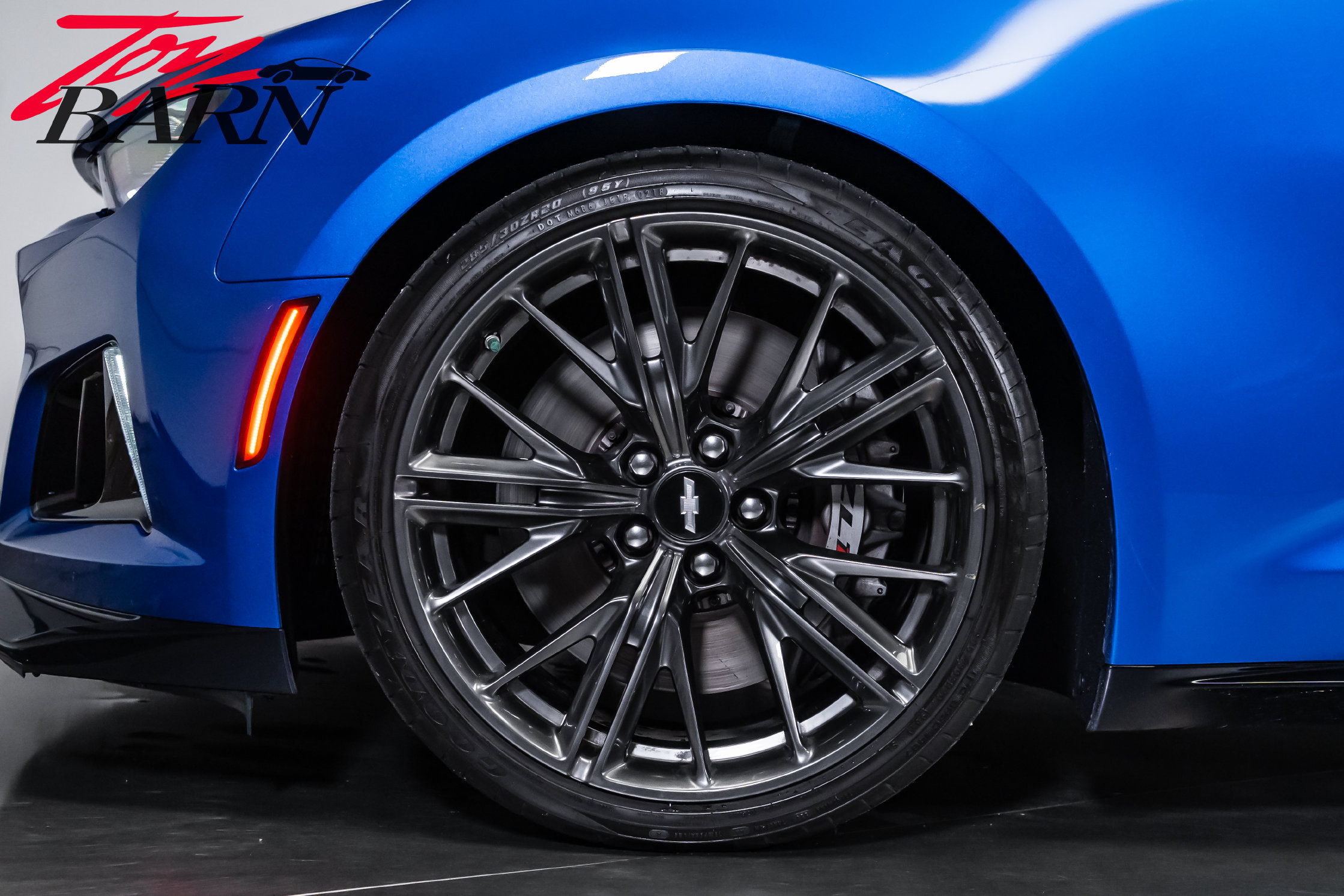 Used 2018 Chevrolet Camaro ZL1 RWD image 25