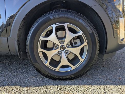 Used 2021 Kia Telluride EX image 11