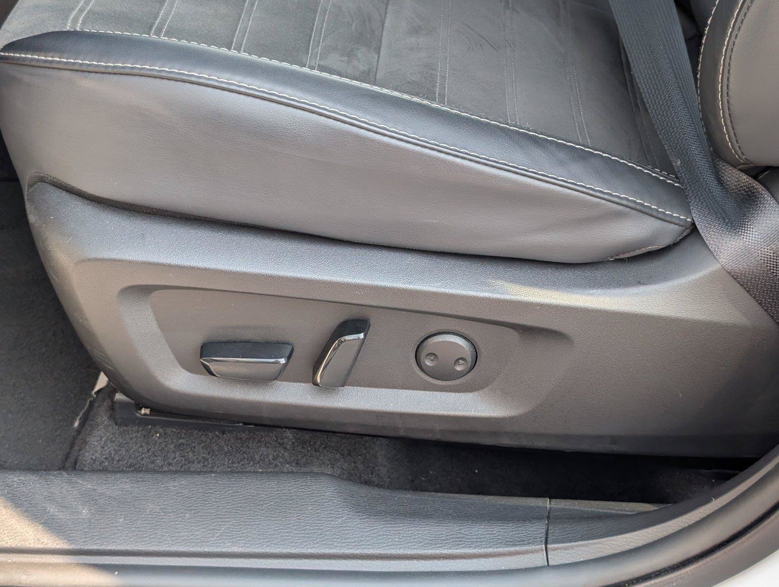 Used 2025 Mitsubishi Outlander SE AWD/4WD image 18