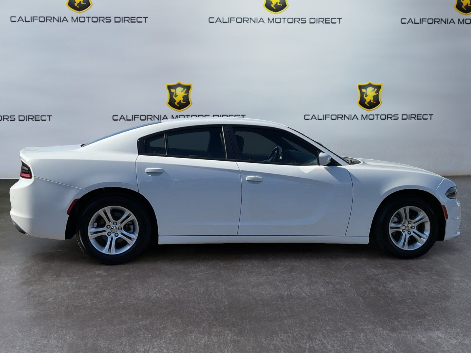 Used 2022 Dodge Charger SXT RWD image 4