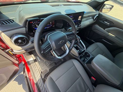 Used 2024 Chevrolet Colorado ZR2 w/ ZR2 Convenience Package III image 17