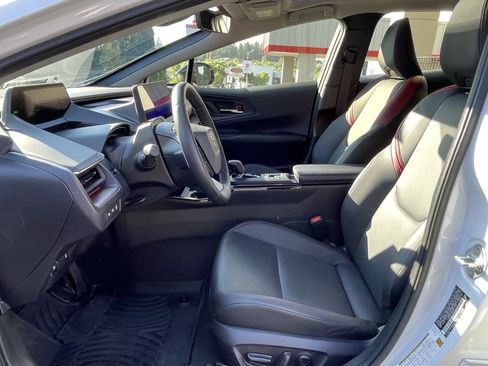 Certified 2024 Toyota Prius Prime FWD image 10