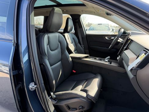 New 2026 Volvo XC60 B5 Ultra image 8