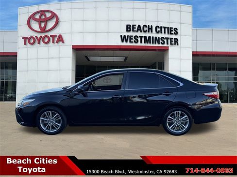 Used 2017 Toyota Camry SE image 7