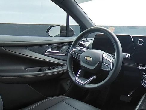 Used 2025 Chevrolet Blazer EV LT FWD image 17