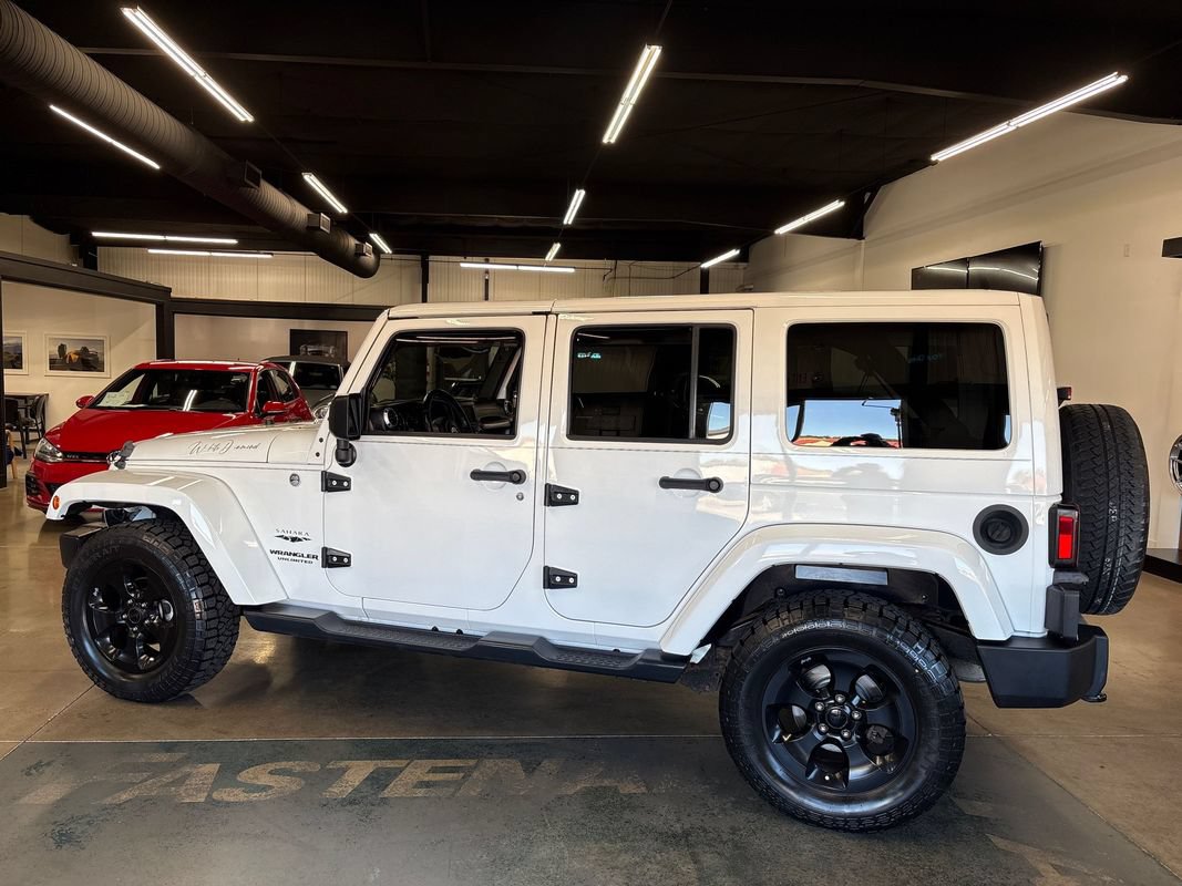 Used 2015 Jeep Wrangler Unlimited Sahara w/ Connectivity Group AWD/4WD image 6
