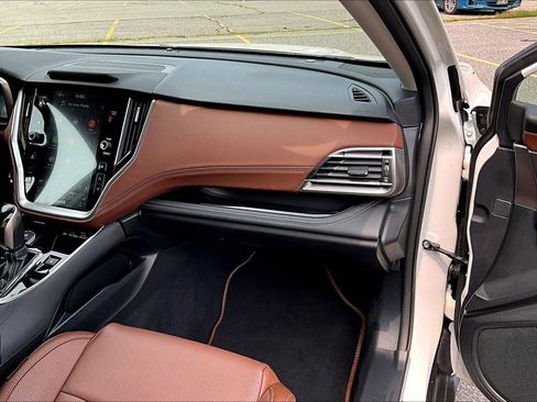 Used 2025 Subaru Outback Touring XT image 17