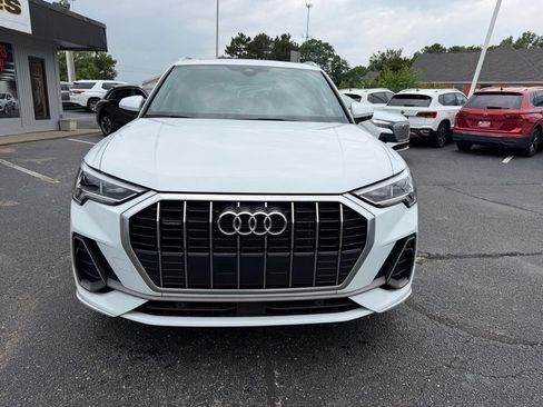 Used 2024 Audi Q3 2.0T Premium AWD/4WD image 3