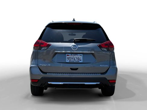 Used 2018 Nissan Rogue SV w/ Premium Package AWD/4WD image 4