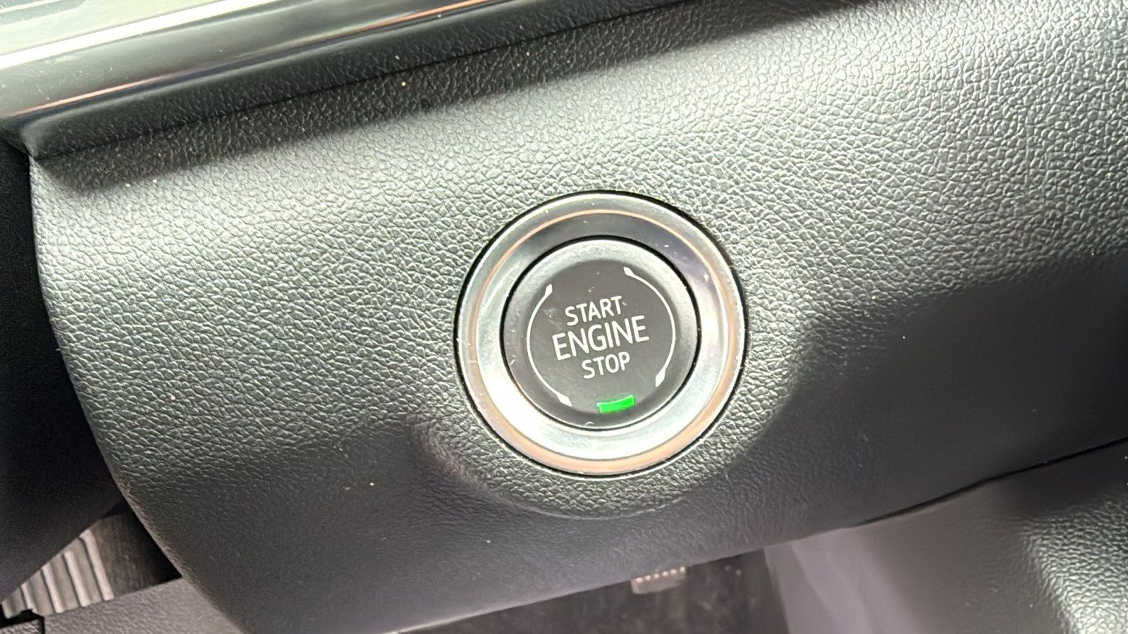 Used 2025 GMC Terrain Elevation AWD/4WD image 12