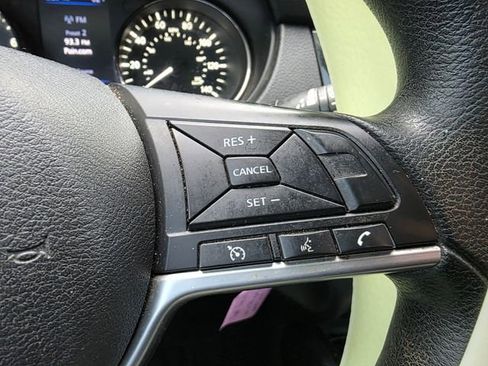 Used 2018 Nissan Rogue S FWD image 26