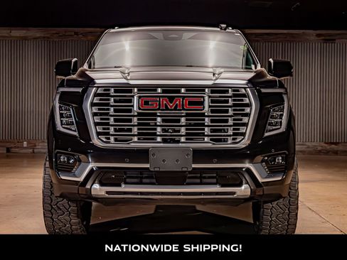 Used 2025 GMC Yukon Denali w/ Denali Reserve Package image 4