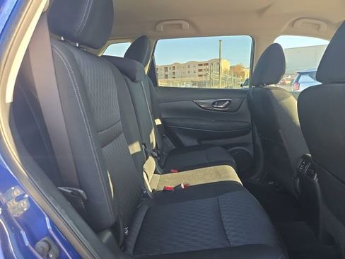Used 2020 Nissan Rogue SV image 14