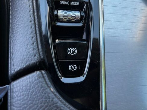 Used 2018 Volvo XC90 T5 Momentum w/ Convenience Package AWD/4WD image 43