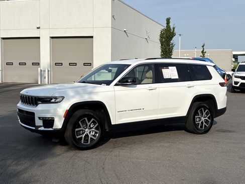 Used 2023 Jeep Grand Cherokee L Limited AWD/4WD image 5