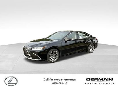 New 2025 Lexus ES 300h w/ Luxury Package
