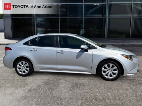 Used 2024 Toyota Corolla LE FWD image 10