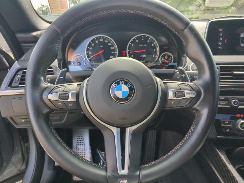 Used 2018 BMW M6 Convertible RWD image 30