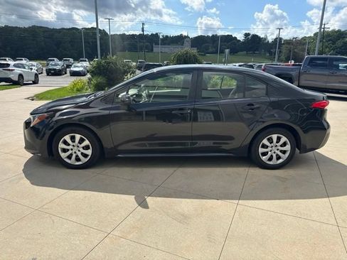 Used 2022 Toyota Corolla LE FWD image 4