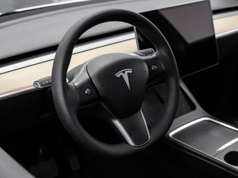 Used 2023 Tesla Model Y Long Range AWD/4WD image 19