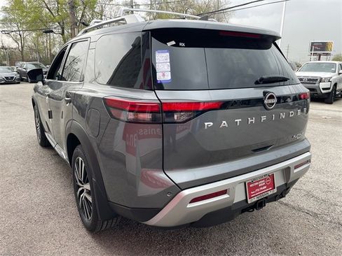New 2025 Nissan Pathfinder Platinum image 30