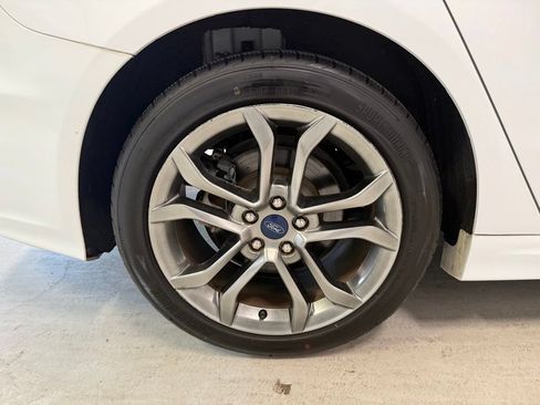 Used 2020 Ford Fusion SEL FWD image 34