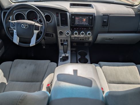Used 2017 Toyota Sequoia SR5 AWD/4WD image 10