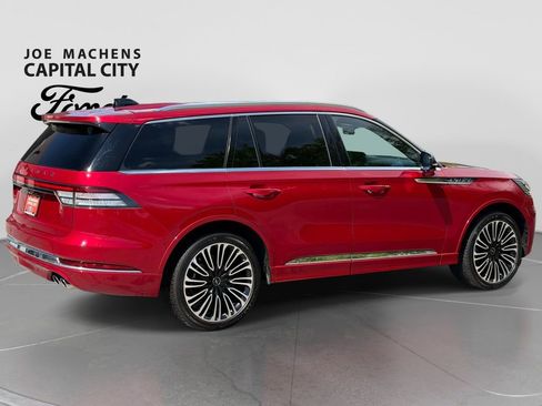 Used 2025 Lincoln Aviator Black Label AWD/4WD image 5