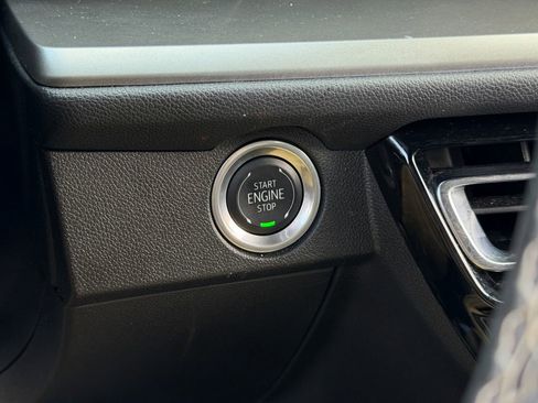 Used 2024 Chevrolet Traverse LT image 27