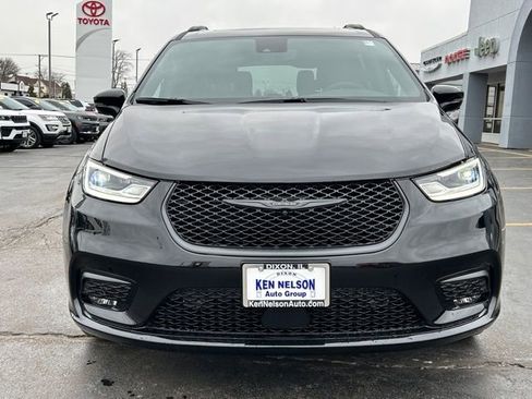 New 2026 Chrysler Pacifica Select w/ S Appearance Package AWD/4WD image 2