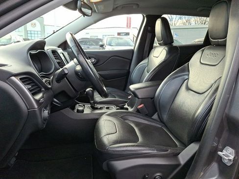 Certified 2020 Jeep Cherokee Latitude Lux w/ Quick Order Package 26H Lux image 16